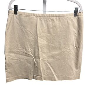 ☃️$5☃️ The limited stretch cream knee link skirt with small front waist pocket